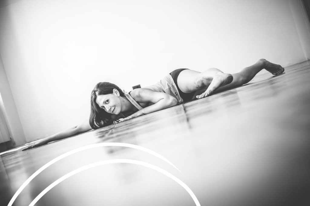 PERCHÉ PARTECIPARE AD UNA LEZIONE DI DANZA CONTEMPORANEA? copertina
